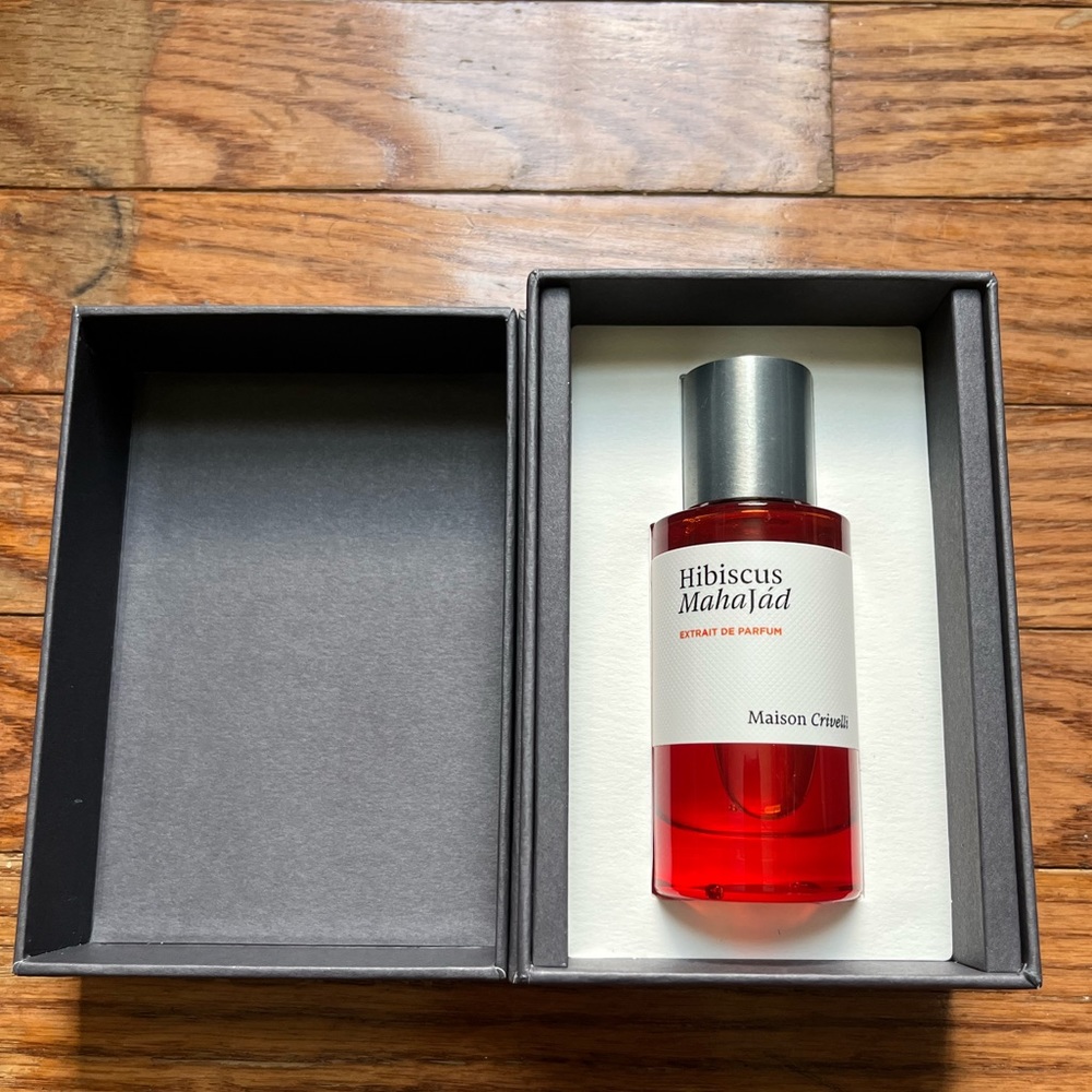 📍SOLD📍Hibiscus Mahajad by Maison Crevelli Extrait de Parfum.